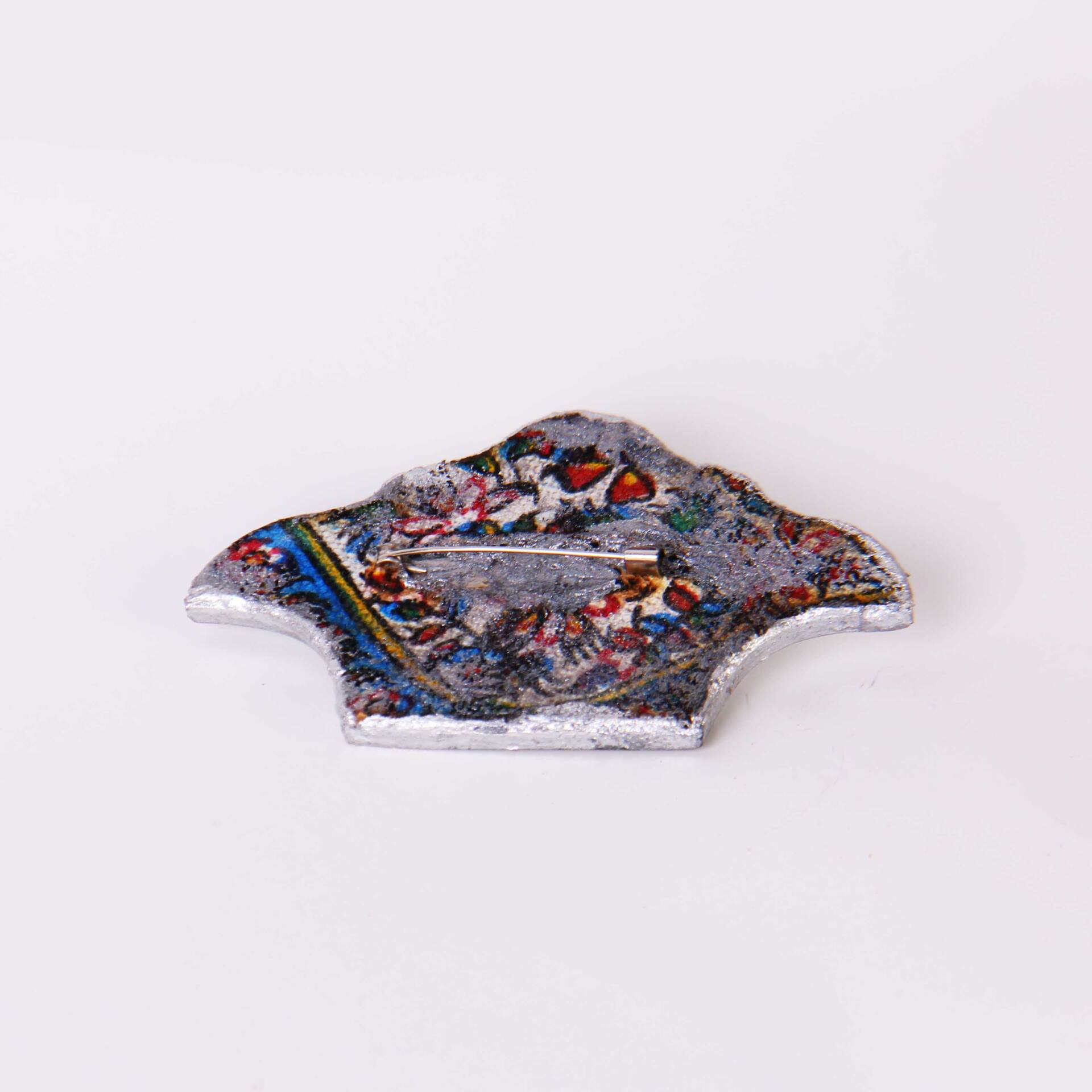  سنجاق سینه اینه ای | سنجاق سینه خاص | سنجاق سینه مدرن | سنجاق سینه شیک | سنجاق سینه متفاوت 