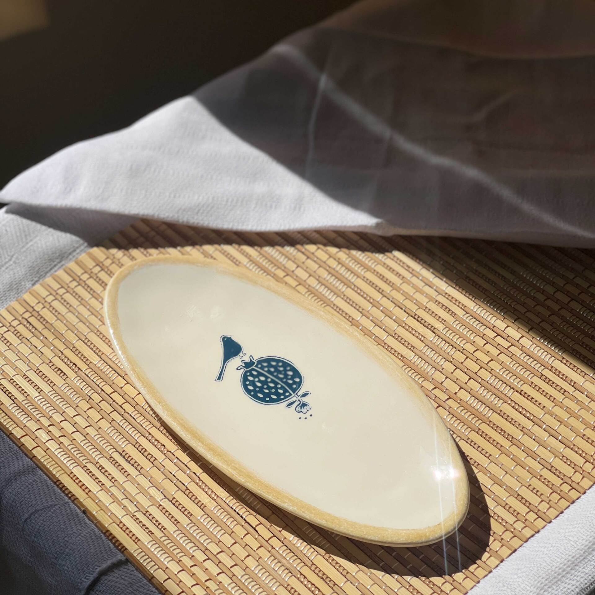 ظرف دسر سرامیکی بیضی طرح انار و پرنده | کانسپت استور دلشاد